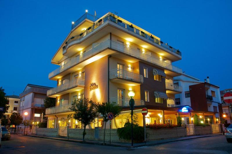 Hotel Jollino Pineto Ngoại thất bức ảnh