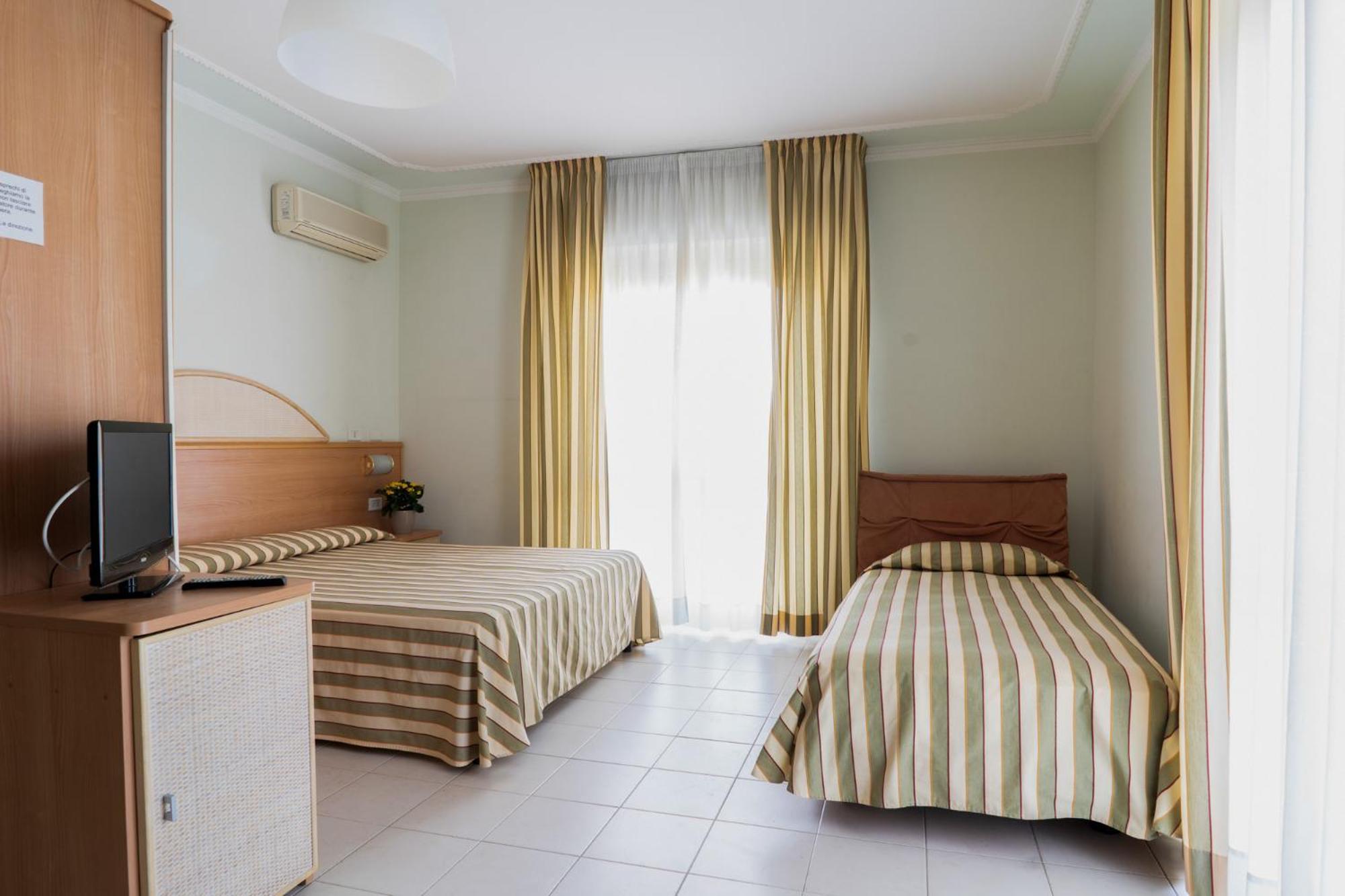 Hotel Jollino Pineto Ngoại thất bức ảnh